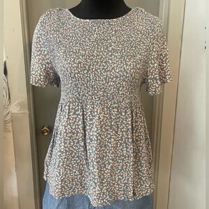 Urban Romantics Smocked Top Size Large juniors.